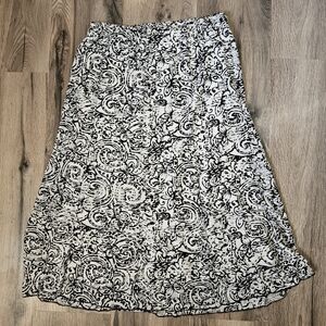 Chic Monochrome A-Line Skirt